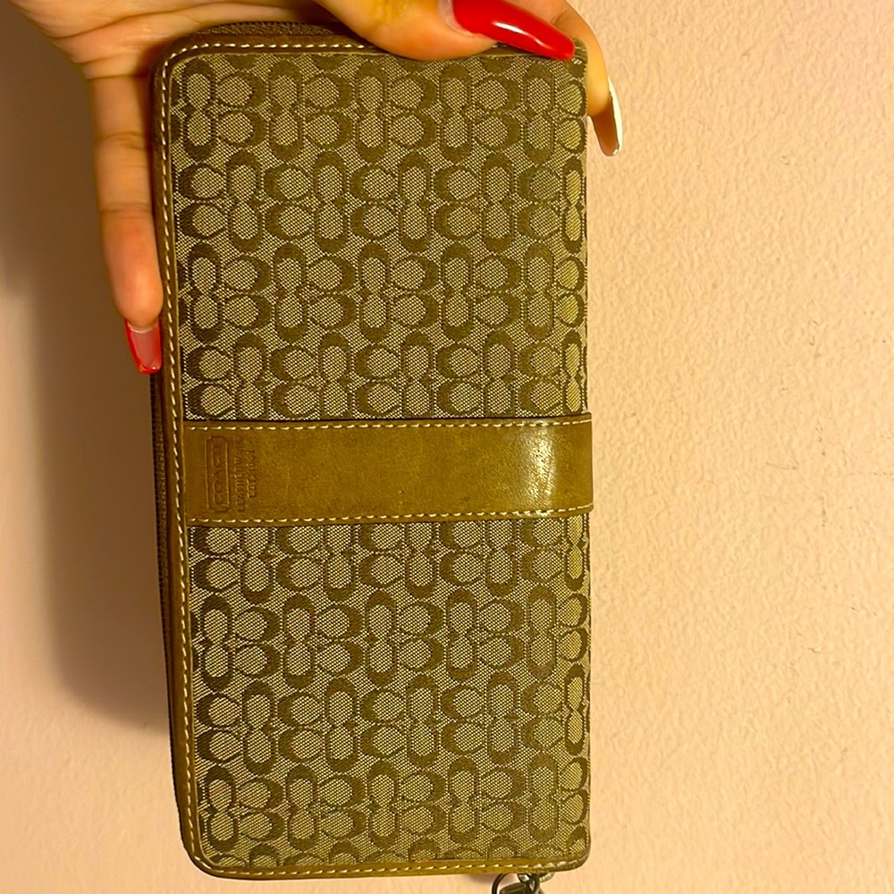 COACH Accordion Zip Wallet